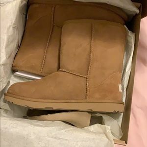 Uggs kids BRAND NEW NEVER WORN